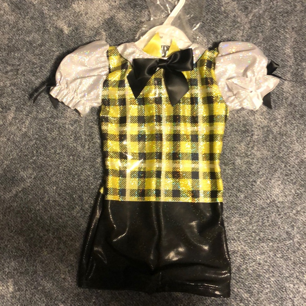 Kids dance leotard yellow plaid black shorts.